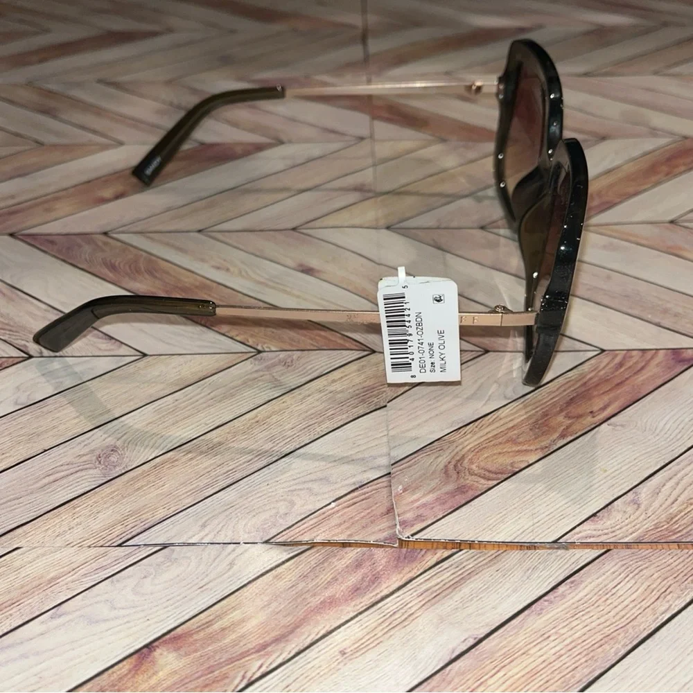 Diff Eyewear Sandy Olive Green Mirrored Gradient Lens Oversized Sunglasses